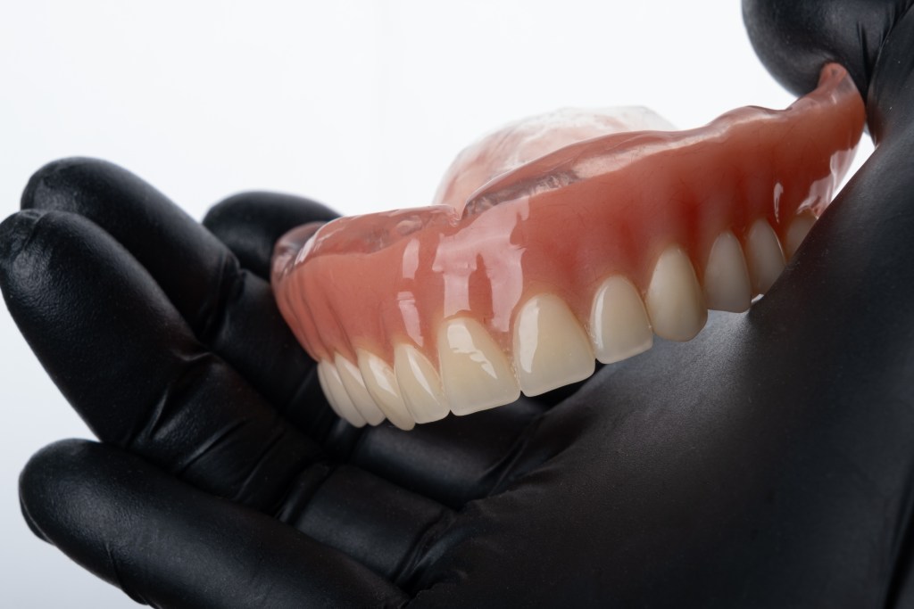 denturist or dentist for dentures